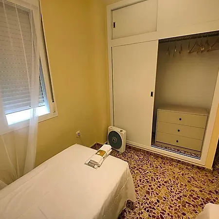 En El Centro Cerca De La Playa アパート フエンヒロラ